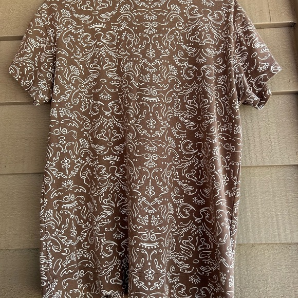Fresh Produce Tee short sleeve V-neck. Chocolate brown abstract pattern - Picture 3 of 4